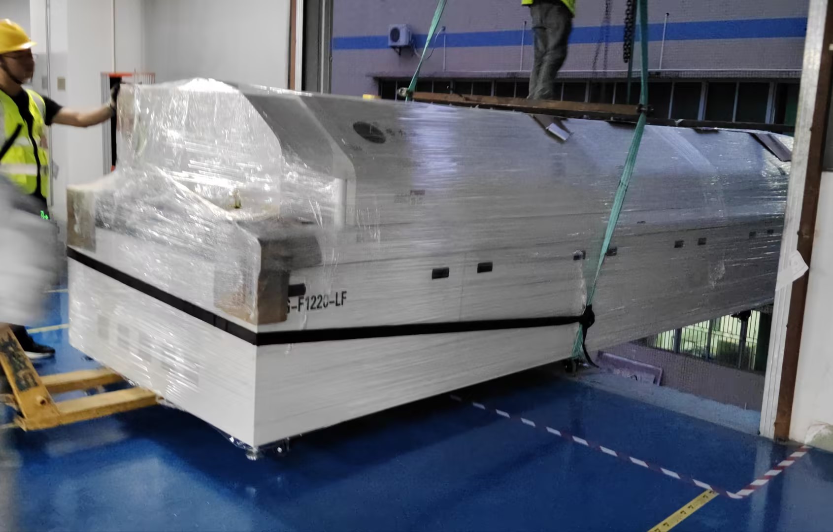 使用专门设计的香蕉视频下载污设备，可以显著提高Mini LED的焊接良率和可靠性